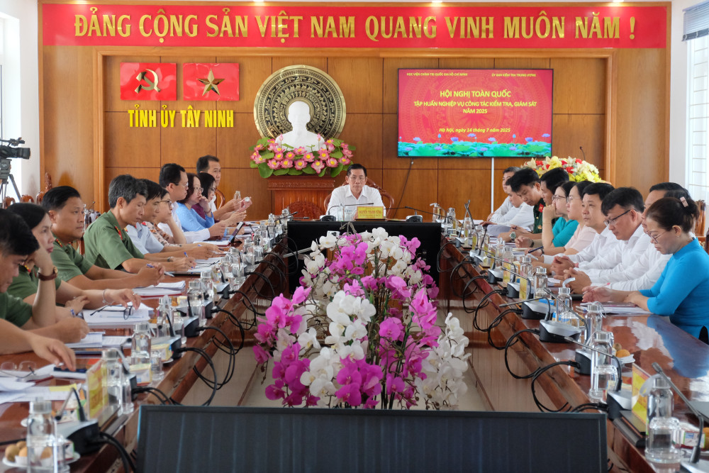 Các đại biểu tham dự hội nghị tại điểm cầu tỉnh Tây Ninh