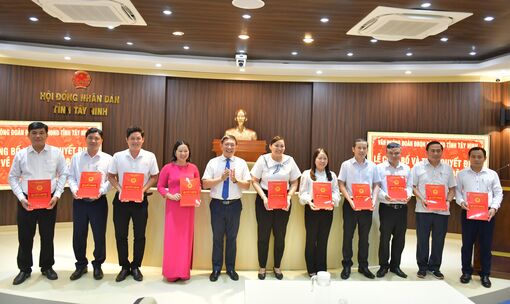 Văn phòng Đoàn đại biểu Quốc hội và HĐND tỉnh bổ nhiệm lãnh đạo các phòng chuyên môn