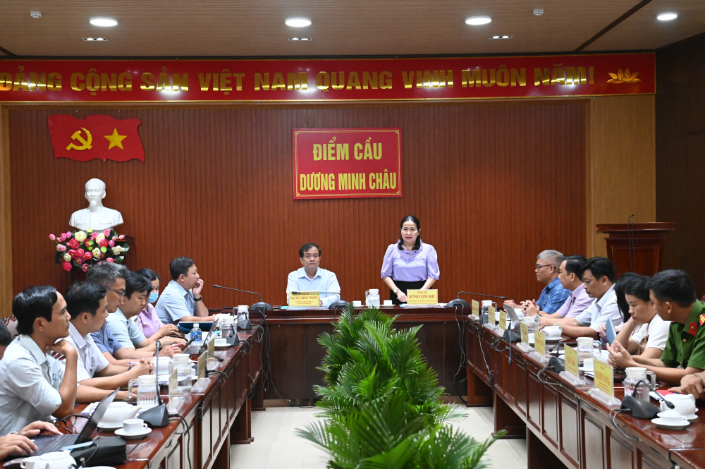 Bí thư Đảng uỷ, Chủ tịch HĐND xã Dương Minh Châu- Huỳnh Vương Hiếu tiếp thu ý kiến chỉ đạo
