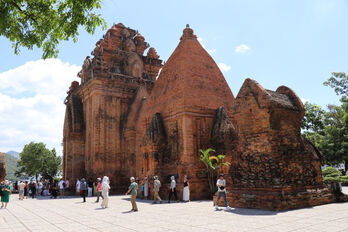 Khanh Hoa’s 1000-year-old Cham towers become tourist hotspots