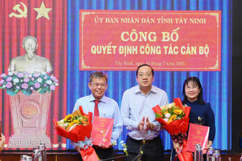UBND tỉnh Tây Ninh công bố các quyết định công tác cán bộ
