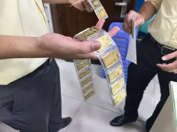 Giá vàng hôm nay 16/7: Vàng miếng SJC cao hơn thế giới trên 15 triệu đồng/lượng