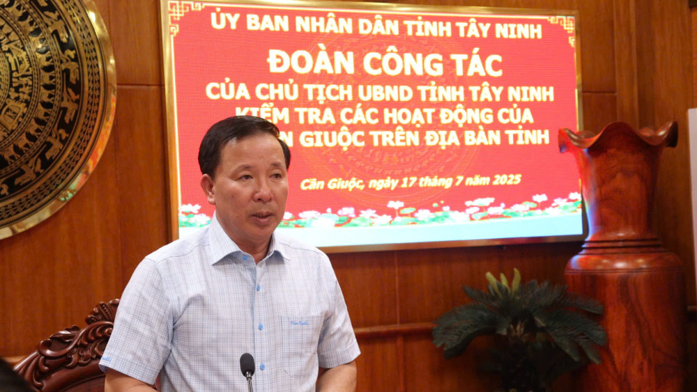 Chủ tịch UBND tỉnh Tây Ninh tỉnh kiểm tra các hoạt động của xã Cần Giuộc