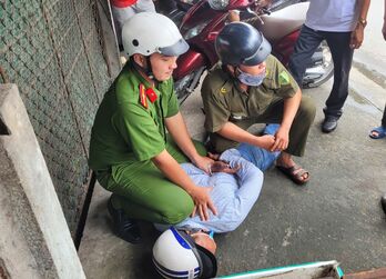 Cảnh sát nhanh chóng bắt giữ đối tượng phạm tội đang chạy trốn trên Quốc lộ 62