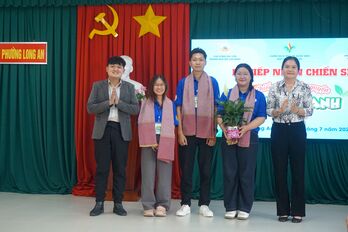 Phường Long An tiếp nhận sinh viên tham gia tình nguyện Mùa hè xanh