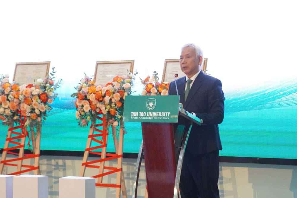 Trường Đại học Tân Tạo đạt chuẩn Kiểm định chất lượng Cơ sở Giáo dục và ba chương trình đào tạo 1