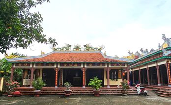 Ngôi đình trăm tuổi giữa lòng phố thị!