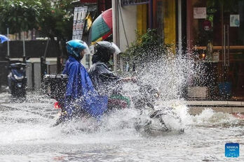 Typhoon Wipha affects hundreds of thousands in Philippines