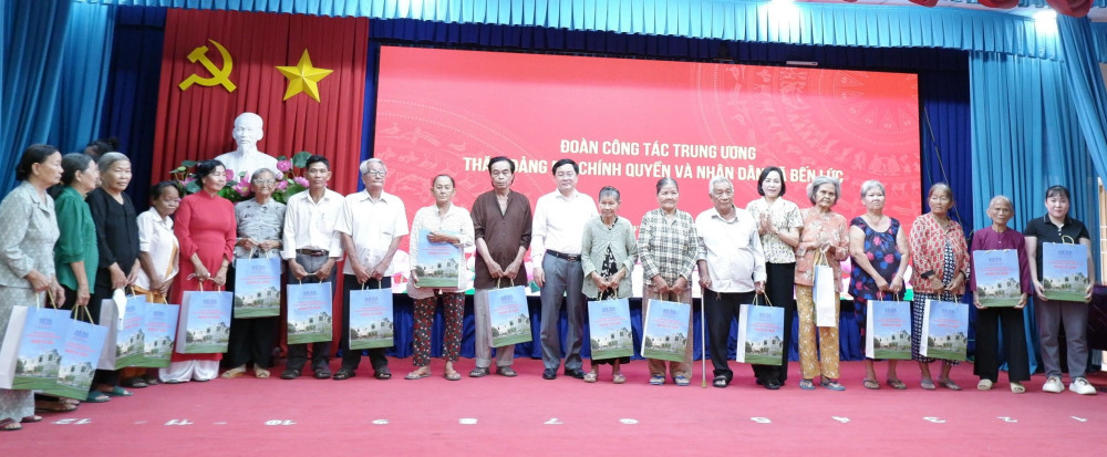 Trọn nghĩa vẹn tình
