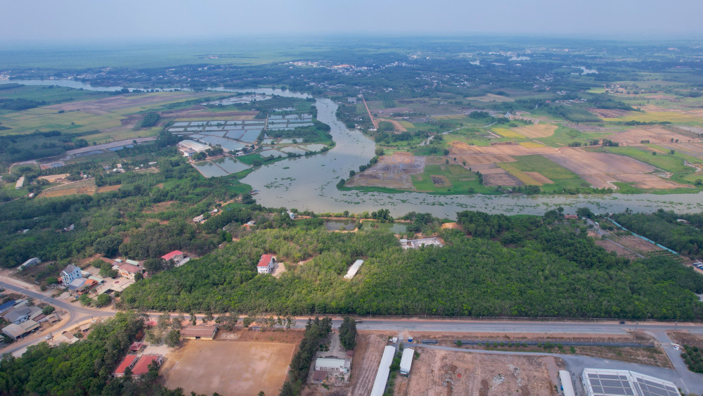 Phó Chủ tịch UBND tỉnh Nguyễn Minh Lâm làm việc với Đảng ủy xã Hưng Thuận