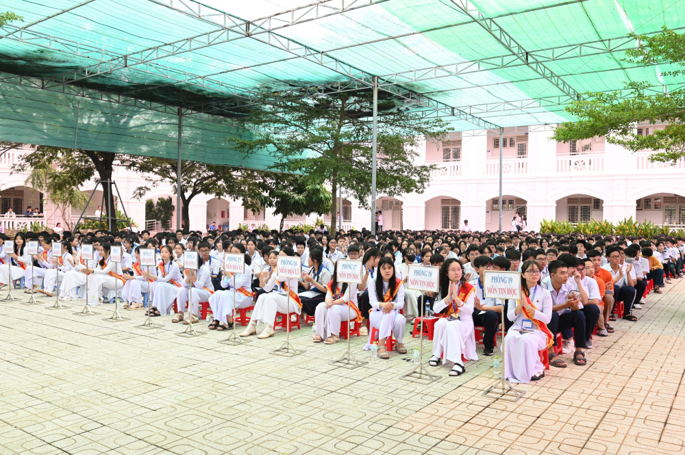 Hơn 650 học sinh của 29 trường THPT khu vực phía Nam tham gia trại hè