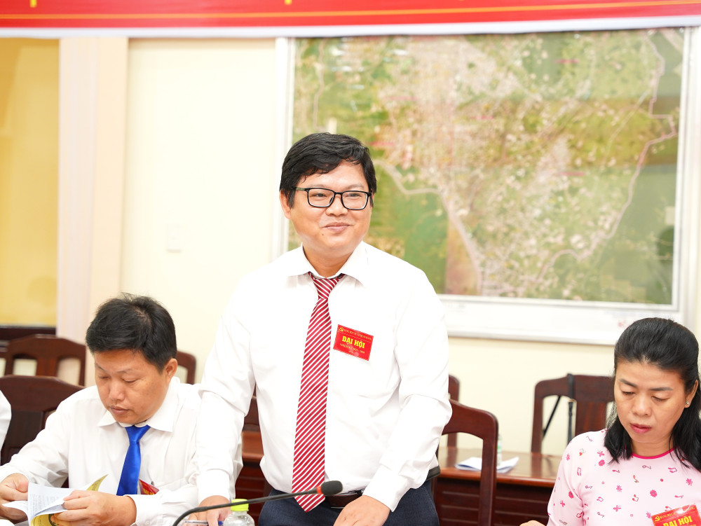 Đại biểu đóng góp ý kiến dự thảo Văn kiện Đại hội Đảng bộ phường lần thứ I, nhiệm kỳ 2025-2030