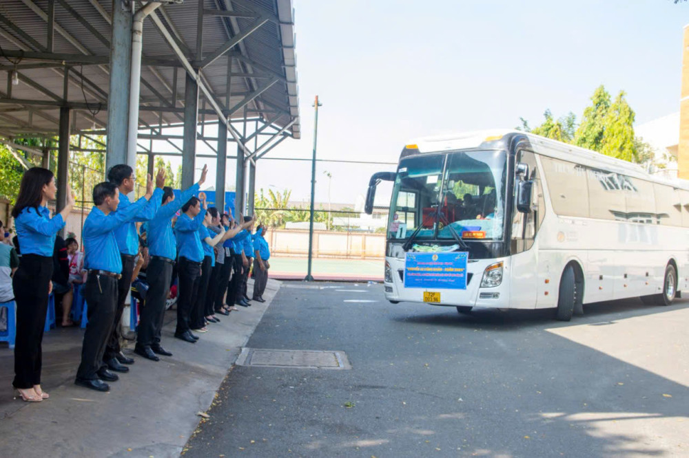 Mùa nối những bàn tay