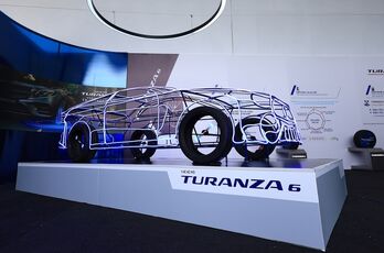 Bridgestone ra mắt lốp mới ở Việt Nam: Êm đầm hơn, bám đường hơn, dùng được cho xe điện