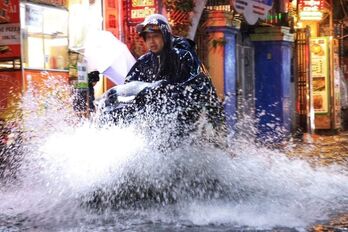 Thời tiết ngày 26/7: Mưa lớn diện rộng tại Bắc Bộ và Trung Bộ, biển động mạnh Thời tiết ngày 26/7: Mưa lớn diện rộng tại Bắc Bộ và Trung Bộ, biển động mạnh