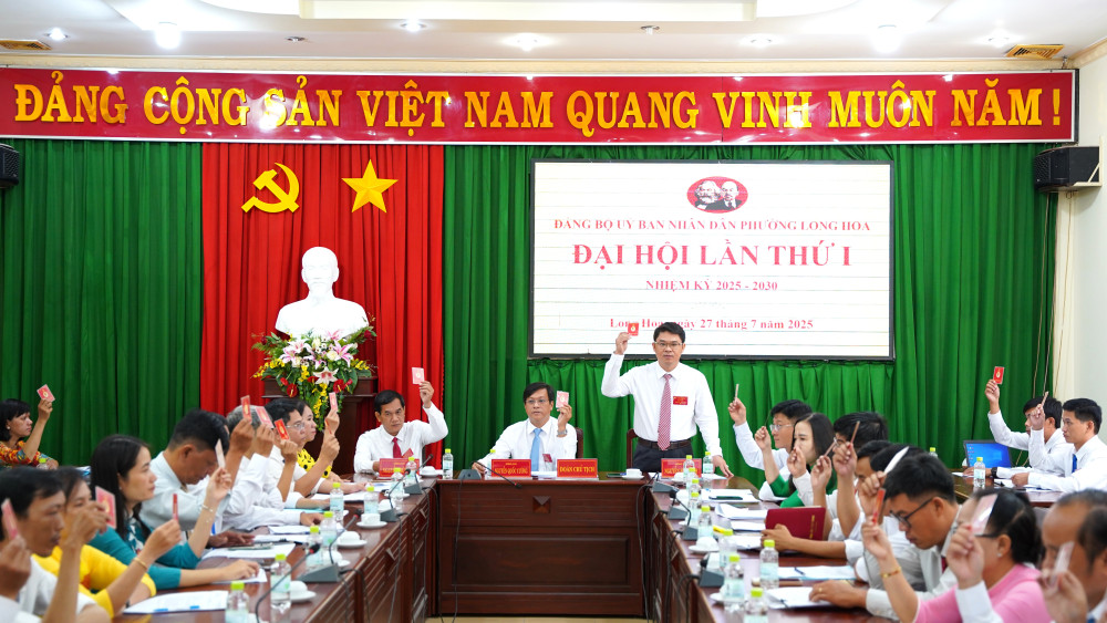 Đại hội biểu quyết thông qua Nghị quyết Đại hội Đảng bộ UBND phường lần thứ I, nhiệm kỳ 2025-2030