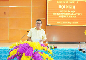 Duyệt văn kiện Đại hội Đảng bộ xã Phước Lý lần thứ I