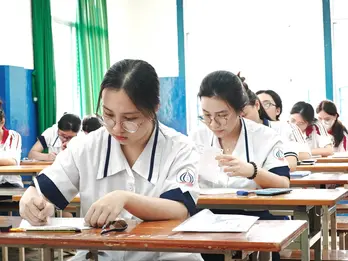 Điểm sàn xét tuyển và điểm chuẩn dưới 15 có vi phạm quy chế?