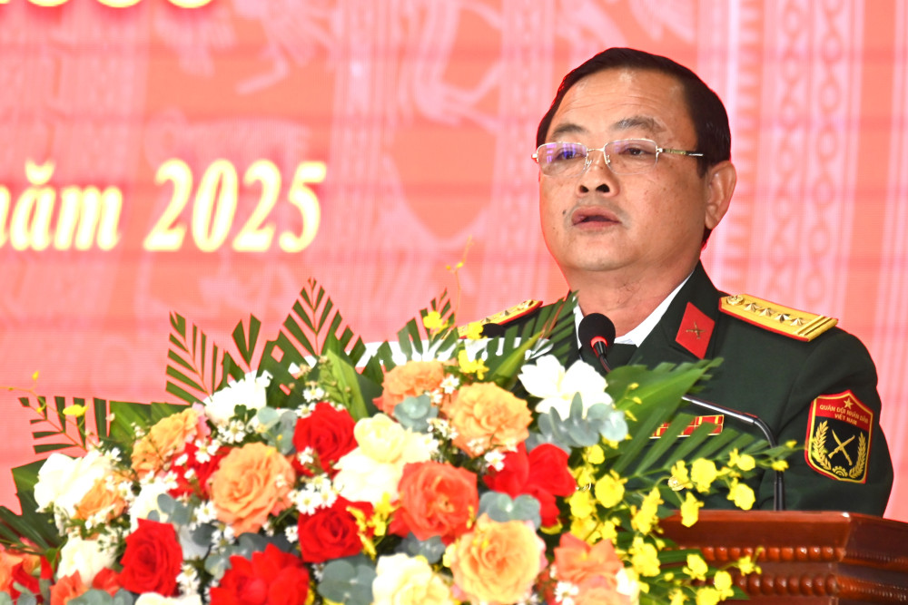 Đại tá Trần Đình Hưng - Ủy viên Ban Thường vụ Đảng ủy, Phó Chỉ huy trưởng, Tham mưu trưởng Bộ Chỉ huy Quân sự tỉnh Tây Ninh phát biểu chỉ đạo Đại hội