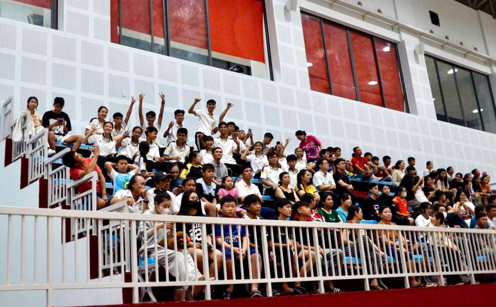 Câu lạc bộ PFU Blue Cats khép lại hành trình tập huấn tại Vĩnh Long