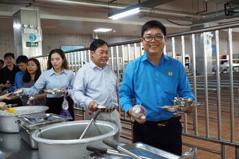 'Bữa cơm công đoàn'- Sẻ chia với đoàn viên, người lao động