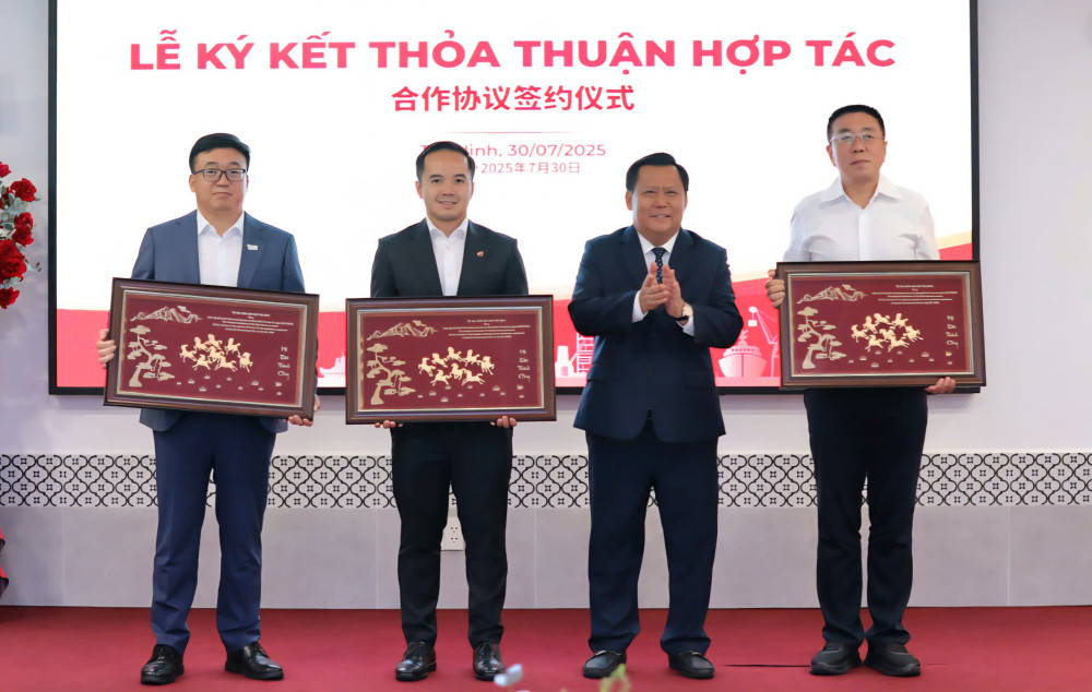 Strategic partnership signed between Long An International Port and Chinese partners