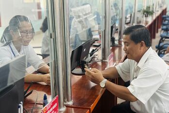 Không còn rào cản địa giới trong giải quyết thủ tục hành chính Không còn rào cản địa giới trong giải quyết thủ tục hành chính