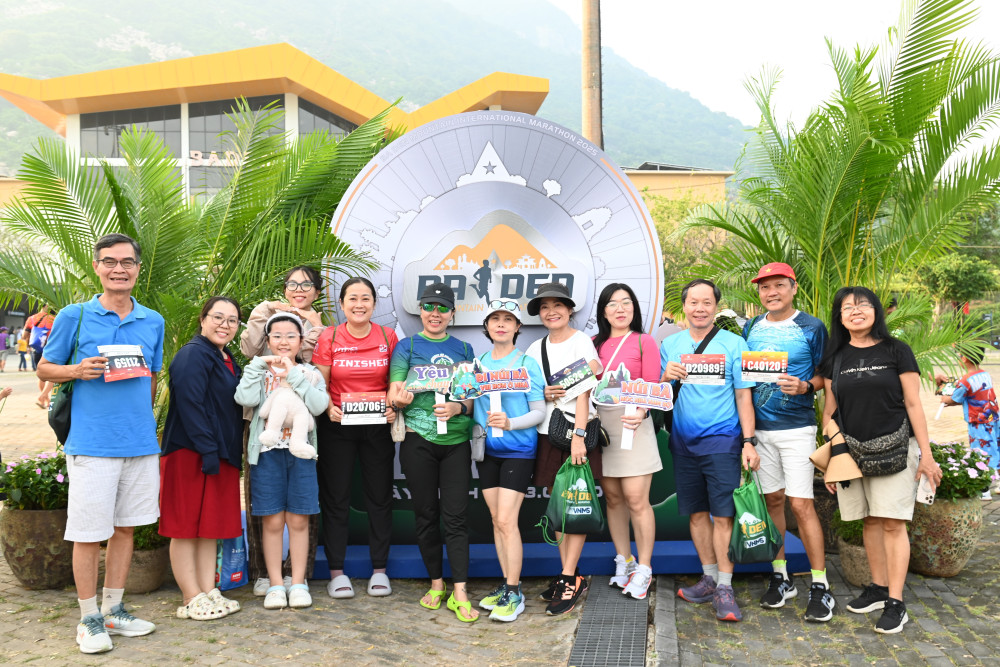 Nhóm VĐV háo hức chờ ngày tham gia cự ly 10km