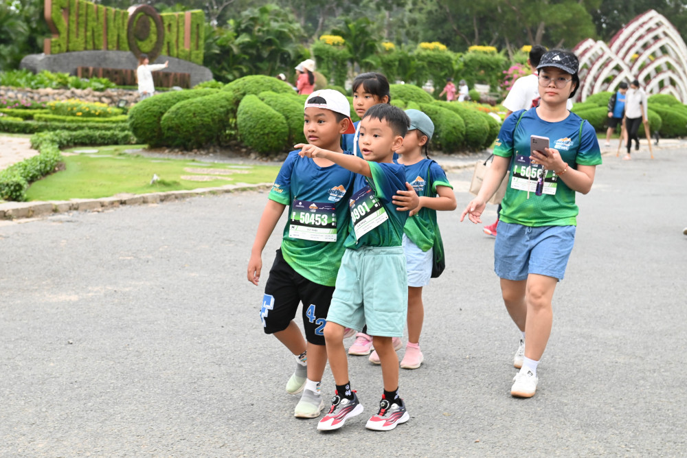 Các runners nhí háo hức tham gia sự kiện lớn 
