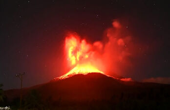 Indonesia faces one of largest volcanic eruptions in nearly 15 years