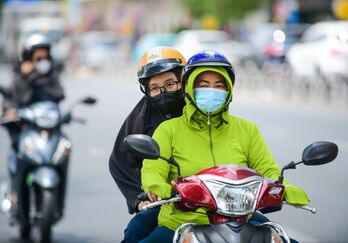 Thời tiết hôm nay 03/8: Nắng nóng vẫn bao phủ Trung Bộ, Nam Bộ nhiều mây Thời tiết hôm nay 03/8: Nắng nóng vẫn bao phủ Trung Bộ, Nam Bộ nhiều mây