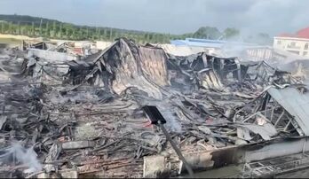 2 nhà xưởng 11.000 mét vuông bị thiêu rụi, thiệt hại ước tính 9 tỉ đồng 2 nhà xưởng 11.000 mét vuông bị thiêu rụi, thiệt hại ước tính 9 tỉ đồng