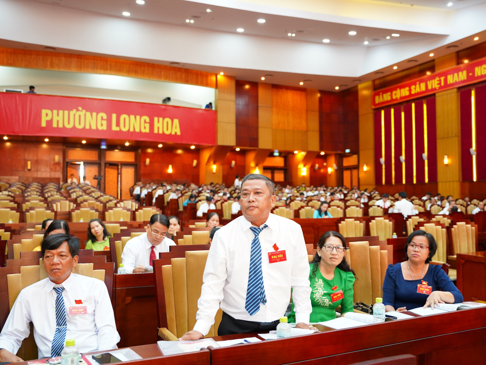 Đại biểu thảo luận tại Đại hội