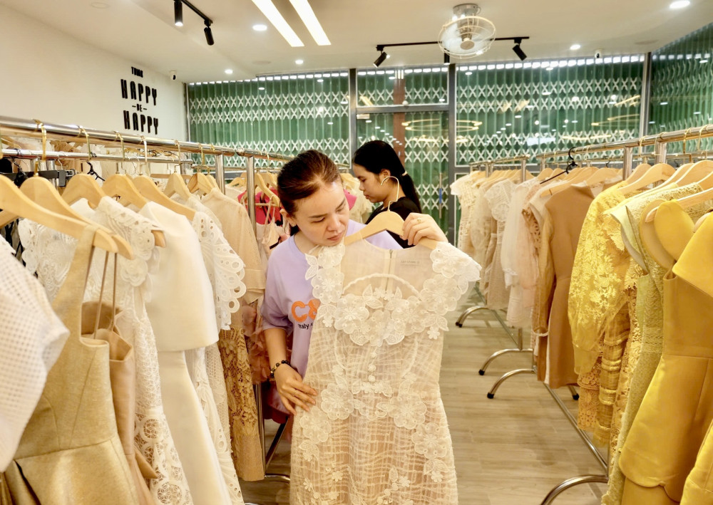 Thuê trang phục - Mặc đẹp, tiết kiệm