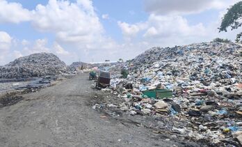 Vĩnh Long: Người dân khốn khổ nước bẩn và mùi hôi thối từ bãi rác Bình Đại