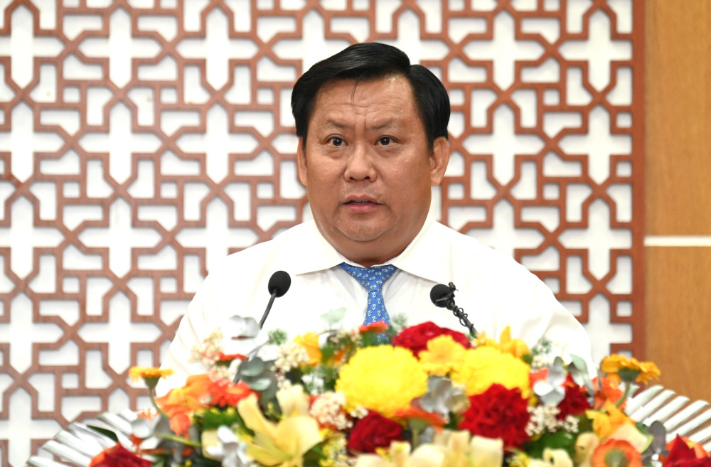 Phó Chủ tịch UBND tỉnh Huỳnh Văn Sơn tiếp thu, giải trình ý kiến thảo luận của Đại biểu