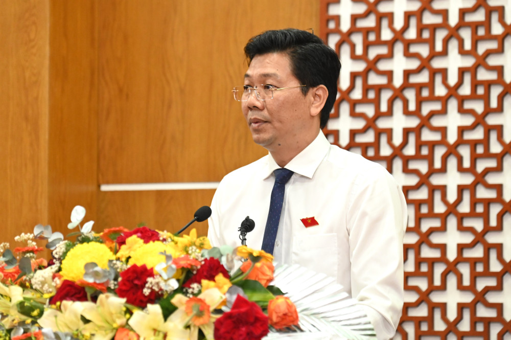 Chủ tịch HĐND tỉnh Nguyễn Mạnh Hùng phát biểu bế mạc kỳ họp