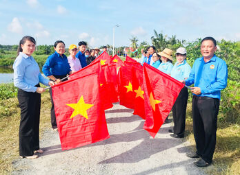 Xã Tân Tập ra quân chỉnh trang cảnh quan chào mừng Đại hội Đảng bộ xã lần thứ I