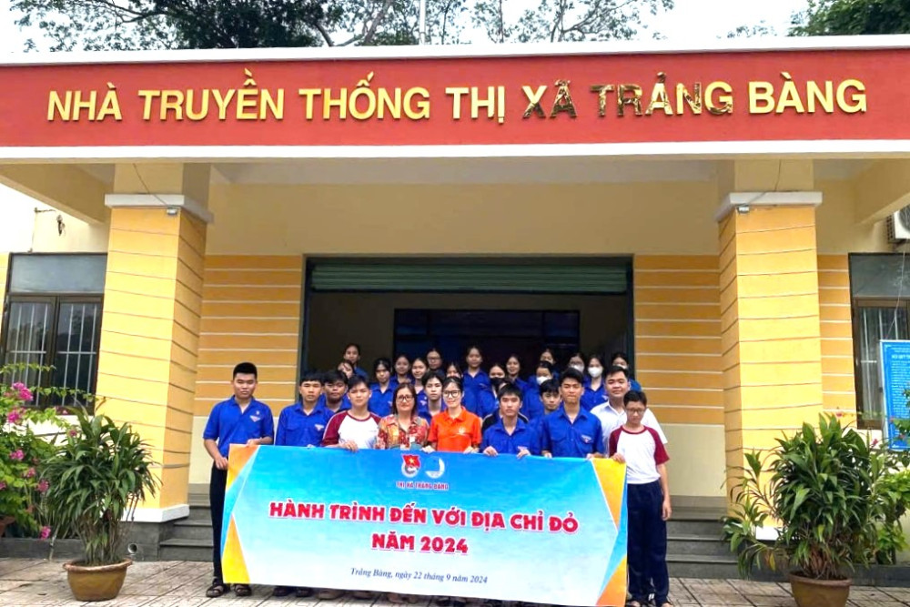 Nhà truyền thống phường Trảng Bàng: 'Địa chỉ đỏ' của người dân xứ Trảng Thế hệ trẻ Trảng Bàng về nguồn, tham quan Nhà truyền thống để hiểu hơn về lịch sử quê hương xứ Trảng