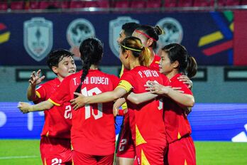 'Hủy diệt' Indonesia 7-0, Đội tuyển Nữ Việt Nam tiến vào bán kết AFF Cup 2025