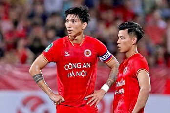 Văn Hậu được đăng ký đá lượt đi V-League 2025 - 2026