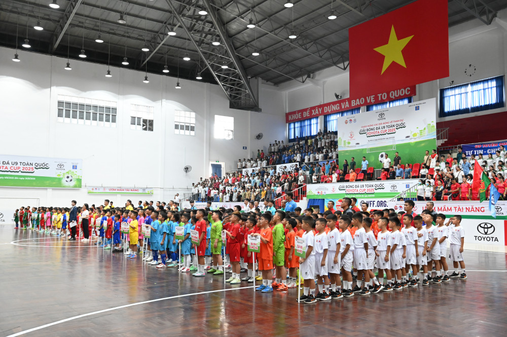 24 đội dự lễ khai mạc giải