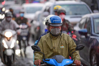 Thời tiết hôm nay 12/8: Bắc Bộ, Trung Bộ còn nắng nóng, Nam Bộ mưa dông Thời tiết hôm nay 12/8: Bắc Bộ, Trung Bộ còn nắng nóng, Nam Bộ mưa dông