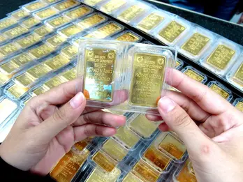 Giá vàng hôm nay 12/8: Trong nước đắt hơn thế giới trên 17 triệu đồng/lượng