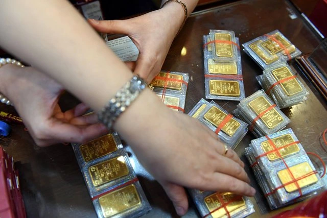 Giá vàng hôm nay 14/8: Tăng vọt lập kỷ lục mới