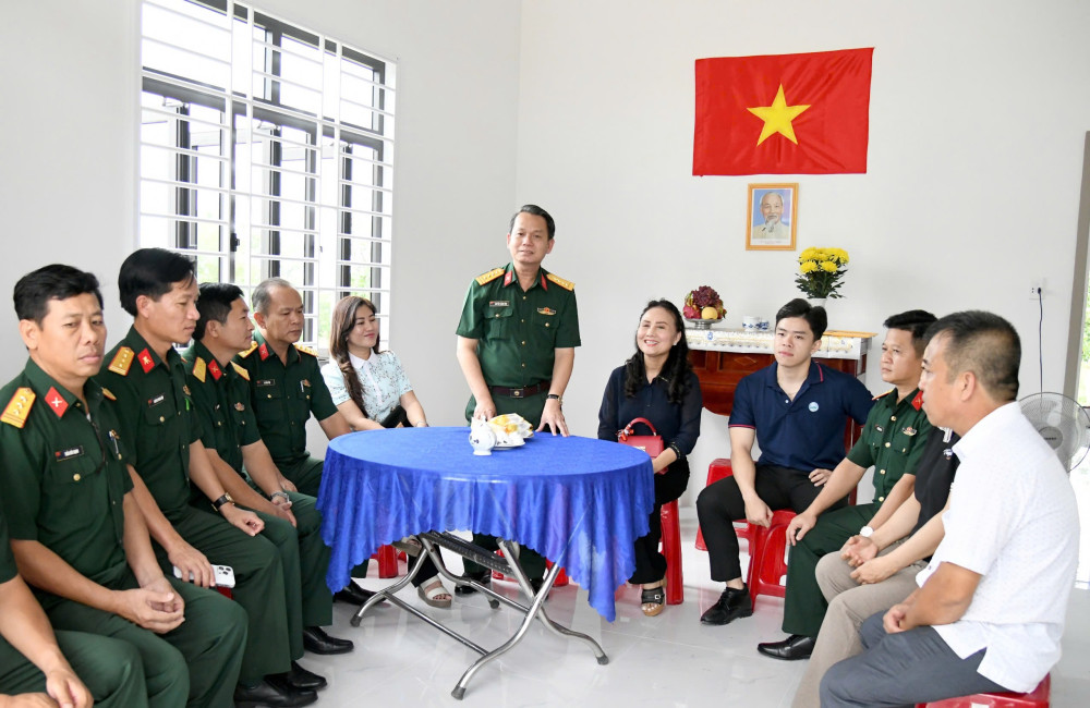 Bộ Chỉ huy Quân sự tỉnh Tây Ninh bàn giao nhà đồng đội cho quân nhân có hoàn cảnh khó khăn