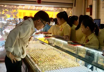 Giá vàng hôm nay 18/8: Bật tăng trở lại mức kỷ lục