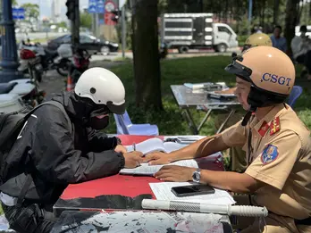 CSGT nêu lỗi vi phạm liên quan xi nhan cực kỳ phổ biến, dễ gây tai nạn