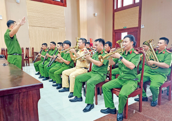 Gắn kết Công an - Nhân dân qua phong trào văn nghệ, thể thao