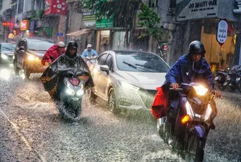 Thời tiết hôm nay 19/8: Áp thấp nhiệt đới gây mưa to khắp Bắc Bộ; Nam Bộ nắng gián đoạn Thời tiết hôm nay 19/8: Áp thấp nhiệt đới gây mưa to khắp Bắc Bộ; Nam Bộ nắng gián đoạn